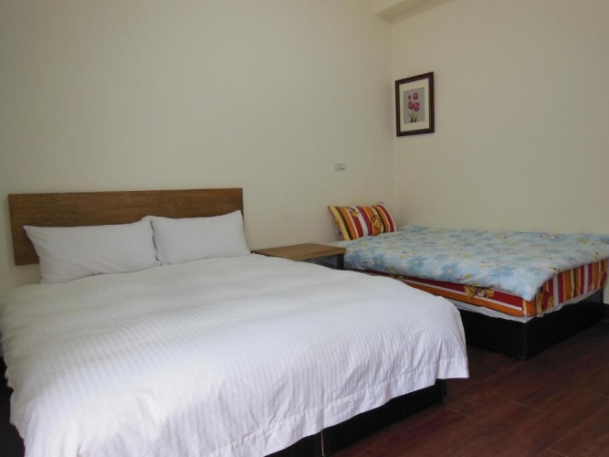 Standard Triple room