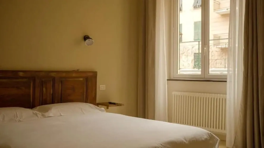 Classic Triple room with city view