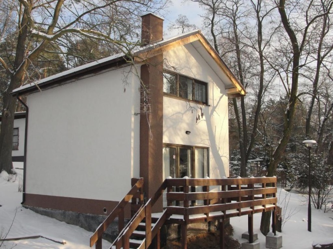Bungalow with balcony