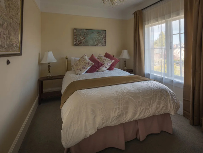 Oak Bay Guest House