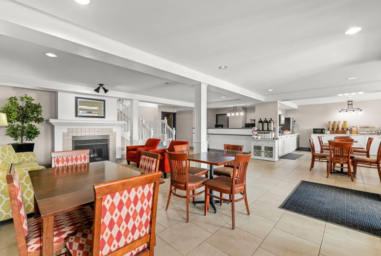 Travelodge Suites By Wyndham Regina / Eastgate Bay photo 13