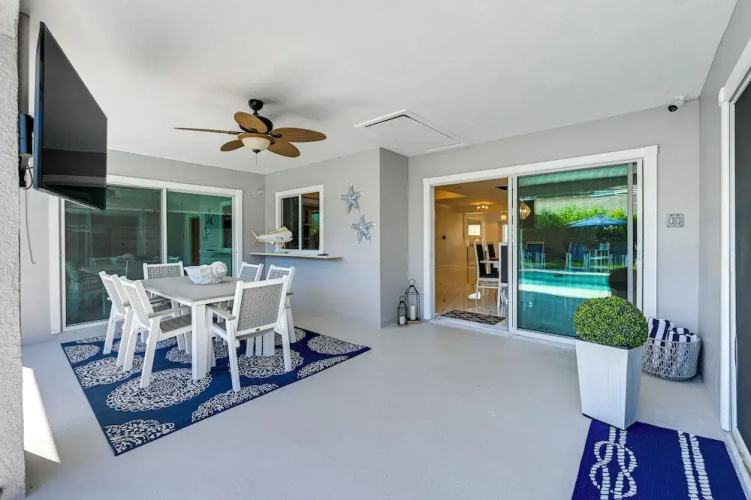 Pool & Spa: Luxe Home in Naples!