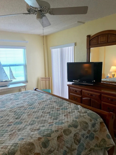 705 Ponce de Leon - 2 Br Condo