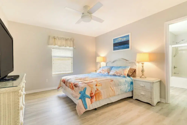 Fenced & Private Backyard: Navarre Retreat