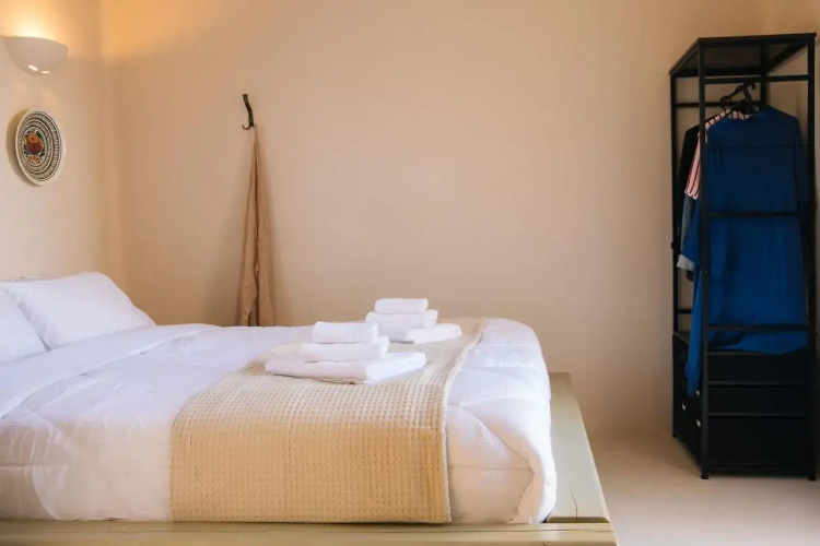 Pink Freud Villas Santorini