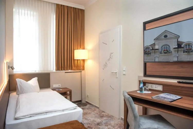 Deluxe Single room