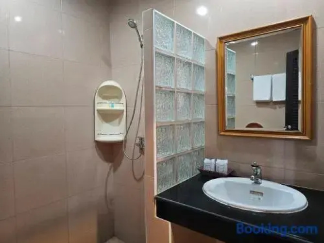 ZEN Rooms Nanai Soi 2