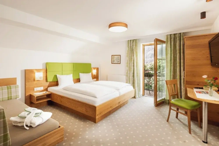 1 Bedroom Standard Double room with balcony