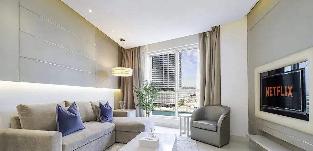 LUX The Voleo Canal View Suite