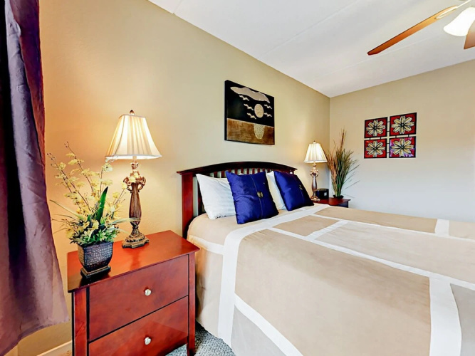 2BR w/ Pools & Gulf Views