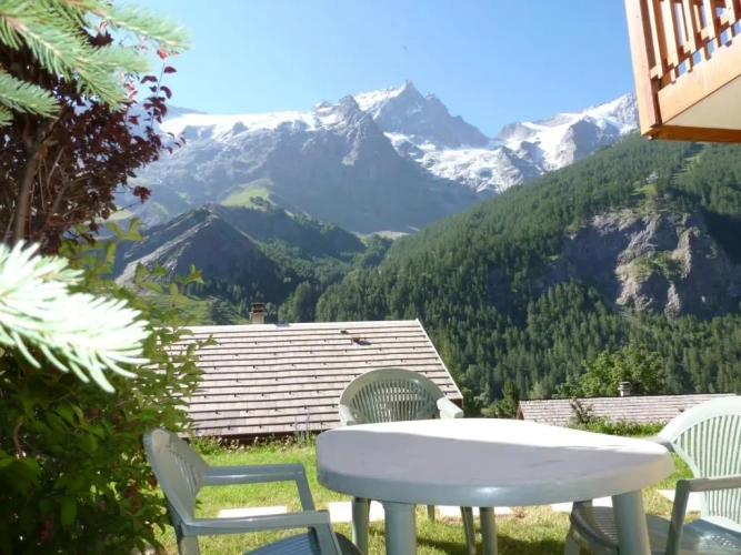 1 Bedroom Apartment with view
