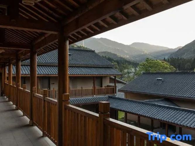 Julong Guniujiang Resort