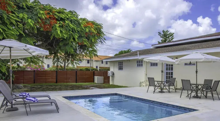 Hello Summer! 4 Bedroom Villa