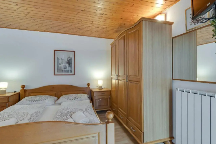 Apartment Dado