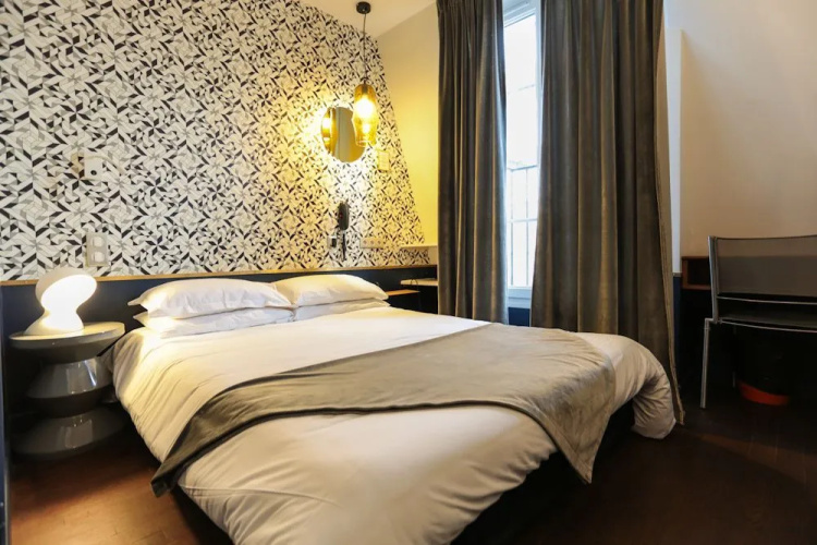 Oops Design Hostel