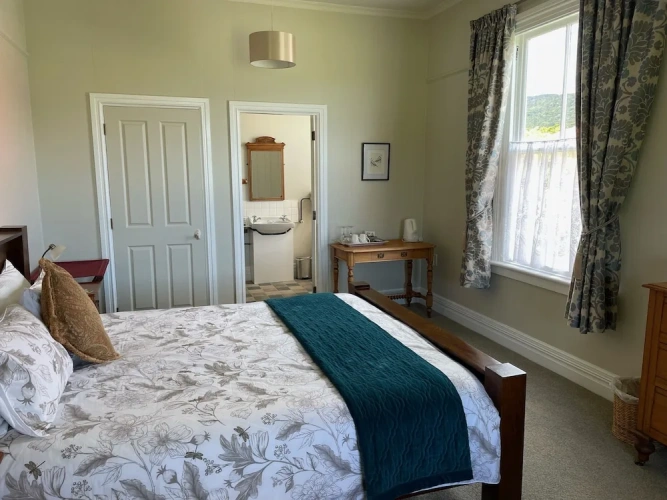 Superior Double Basement room with lake view