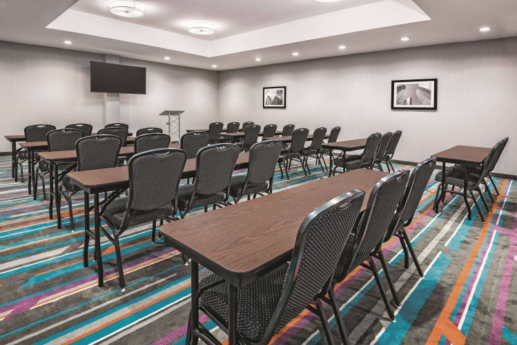 La Quinta Inn & Suites Dallas Grand Prairie North photo 15