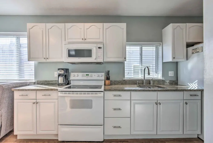 York Beachfront Condo - Steps to Long Sands!