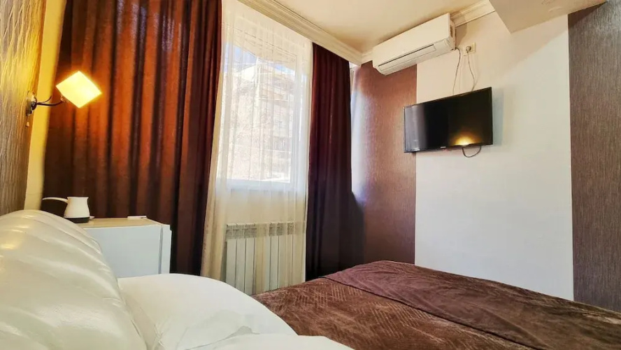 Apple hotel