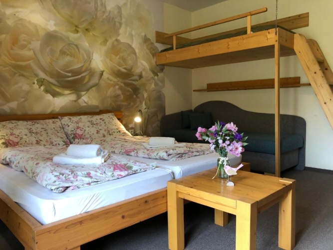 Standard Triple room with balcony