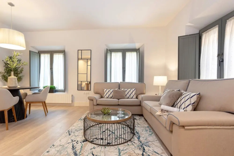 Bright Apartment in Granada Varela