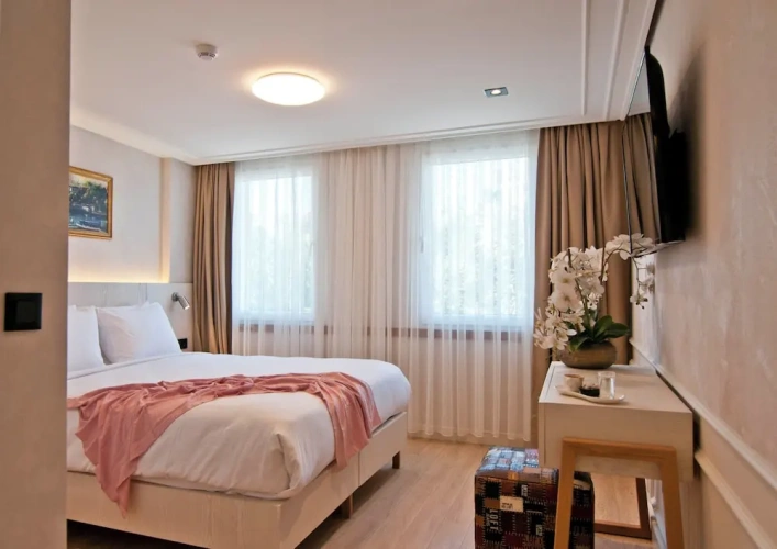 Superior Double room with city view