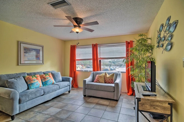2 Bedrooms Apartment