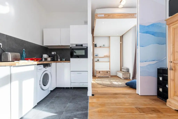 1 Bdr Downtown near Place Massena
