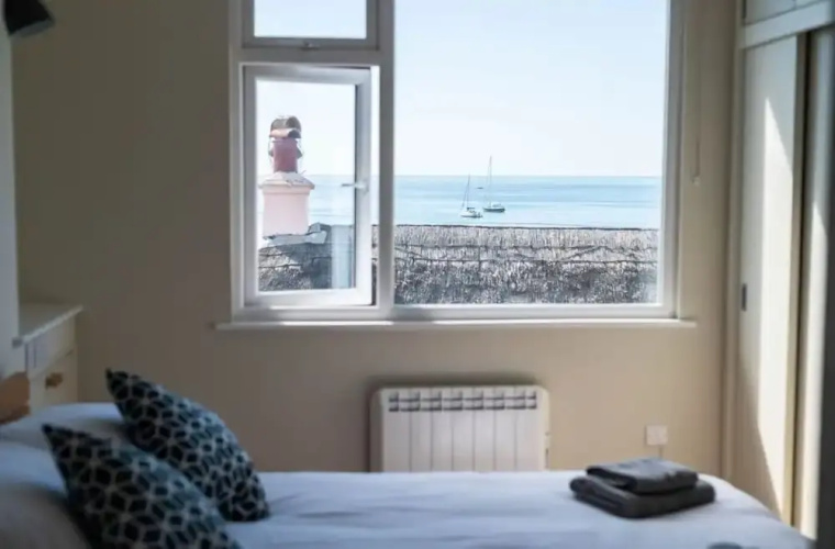 2 Beach Way House