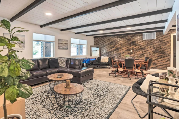 Luxe Timberland Villa w/ Lake Arrowhead Access!