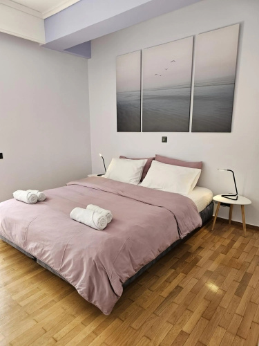 Newly Renovated Garden view apartment!!