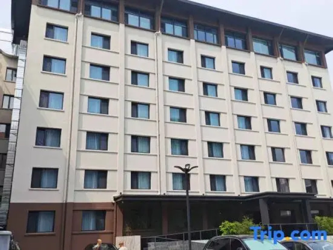 Sanjin Hotel