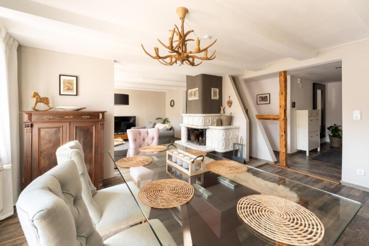 3 Bedrooms Apartment