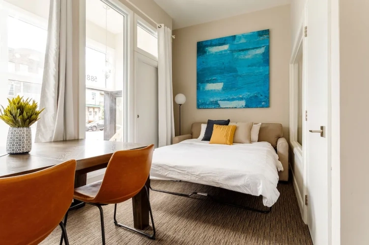 1 Bedroom Apartment