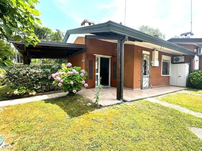 2 Bedrooms Villa with garden view