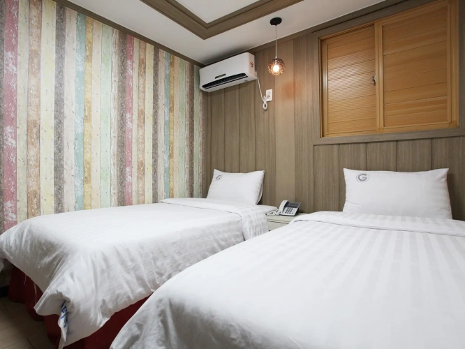 Standard Twin room