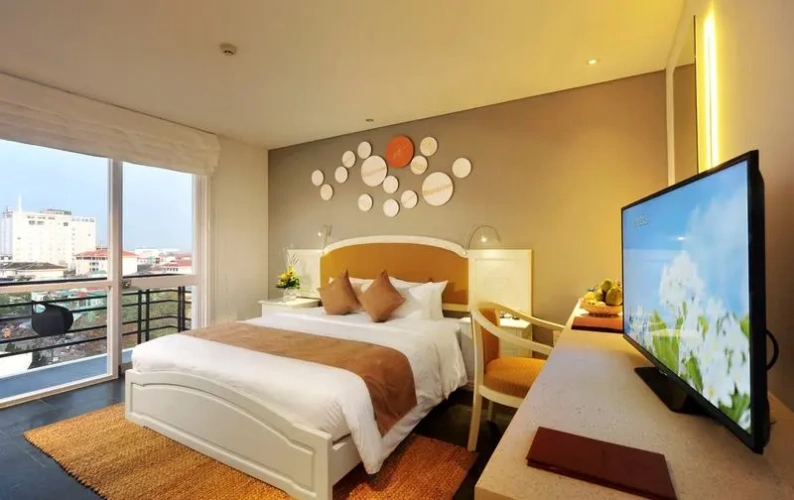 Deluxe Twin room with city view