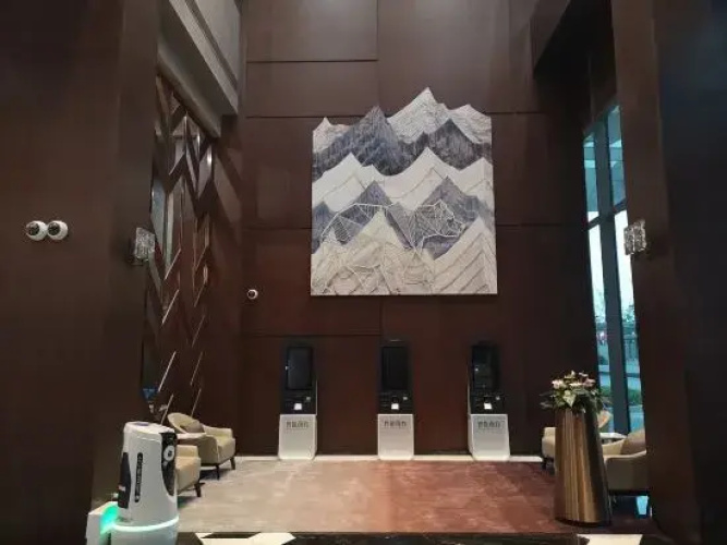L+Snow Supreme Hotel