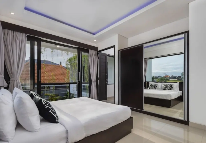 Deluxe Sextuple Villa