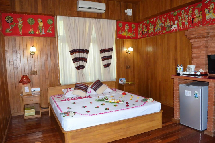 Kaday Aung Hotel
