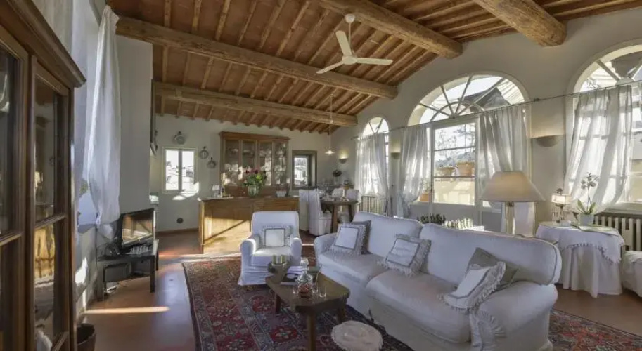Visconti Halldis Apartment