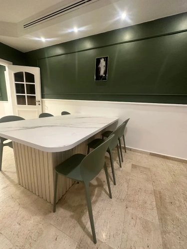 3 Bedrooms Apartment