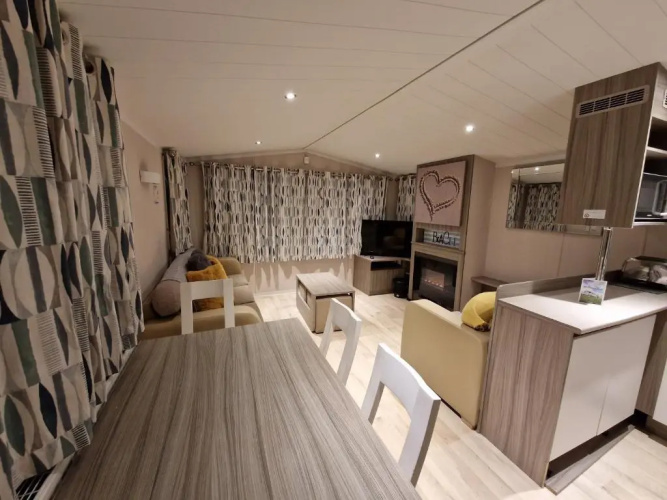 Seaside 6-person Caravan at Rockley Park
