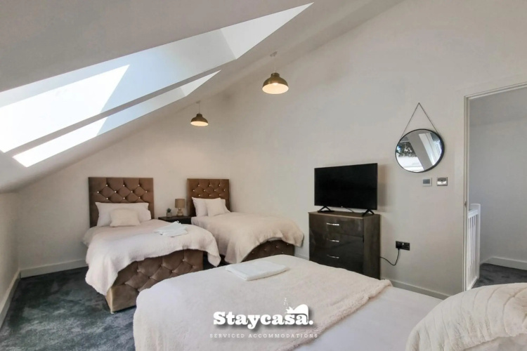 Lovely Modernist 4 Bed House