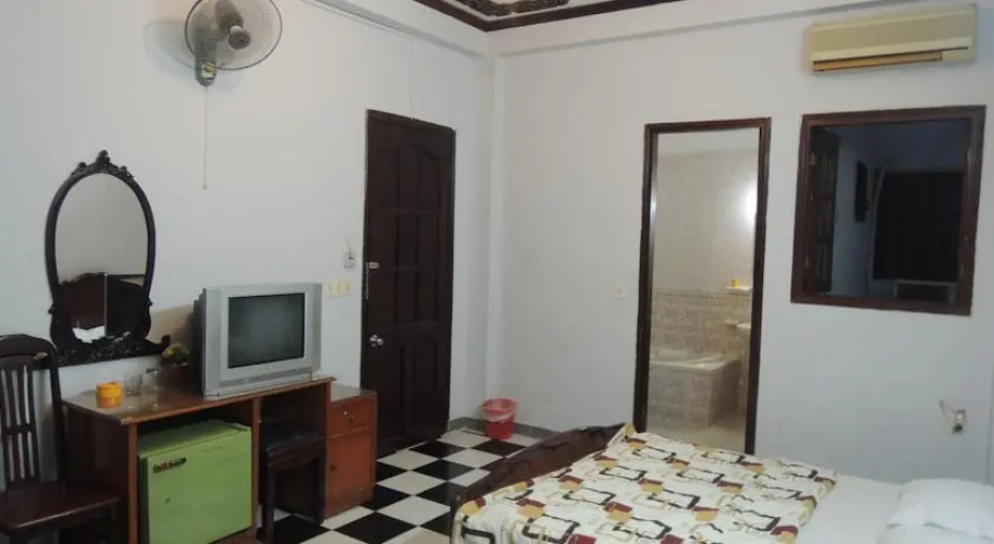 Phi Long Hotel