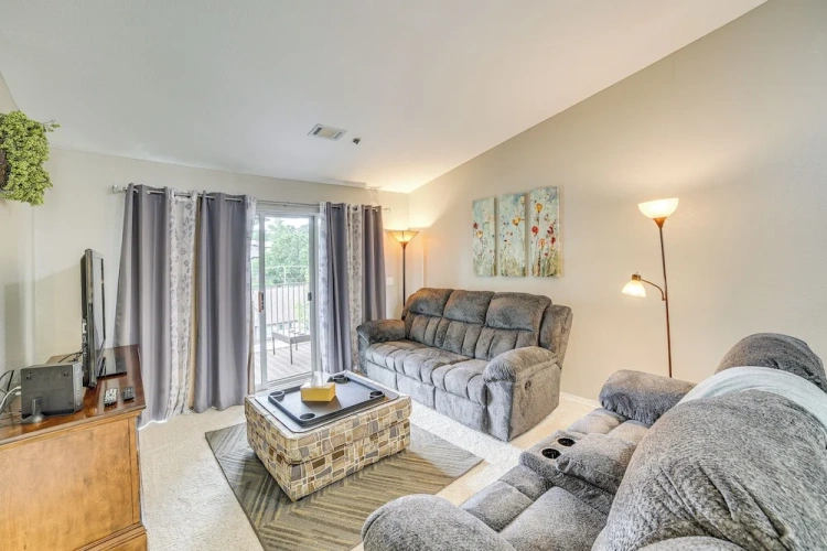 2 Bedrooms Apartment