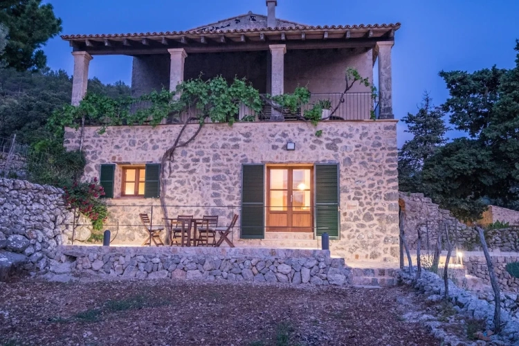 2 Bedrooms Family Apartment with mountain view