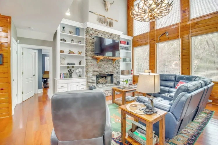 5 Bedrooms Cottage