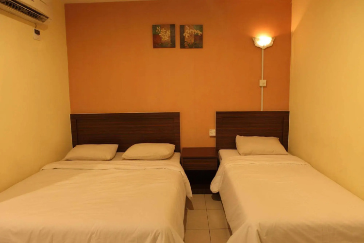 Hotel 48