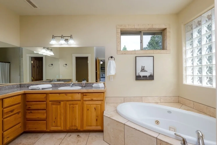 4 Bedrooms Cottage